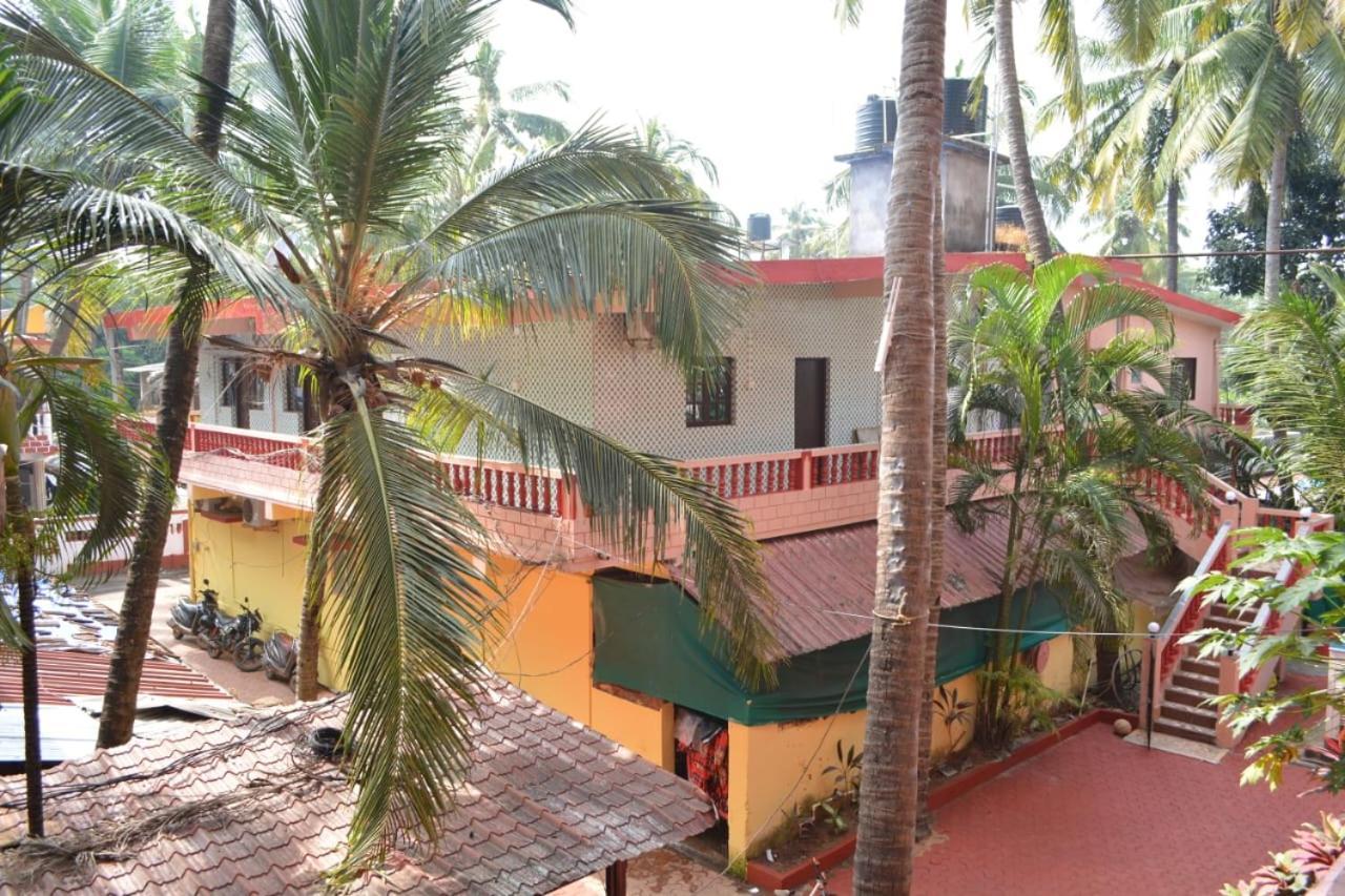 Esther Guest House Calangute Ngoại thất bức ảnh