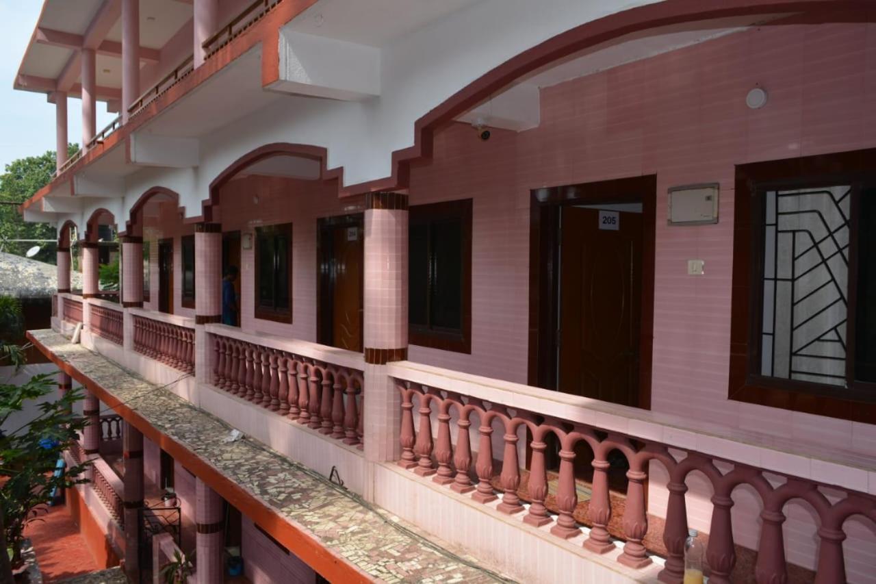 Esther Guest House Calangute Ngoại thất bức ảnh