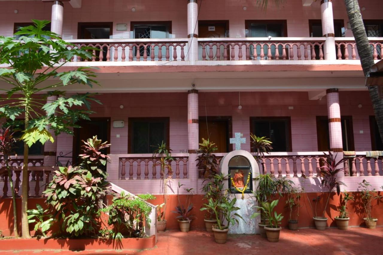 Esther Guest House Calangute Ngoại thất bức ảnh